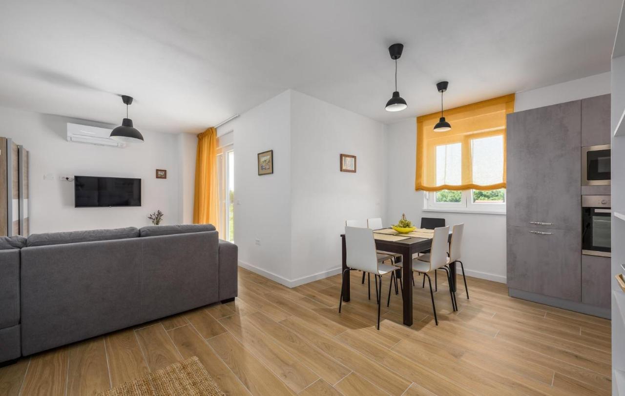 Apartmani Lucija Poreč Eksteriør billede